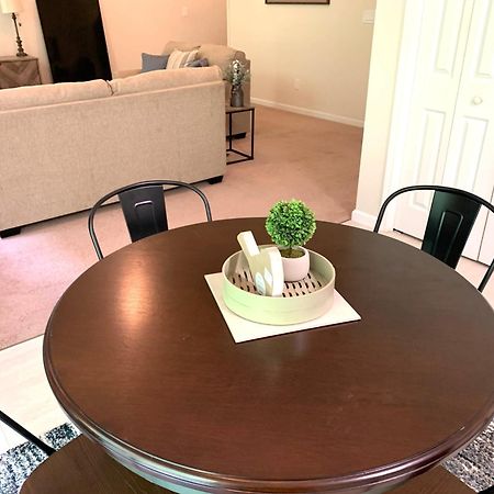 Enjoy This Amazing Home With Porch & Grill Near Dt Woodstock Rum bild