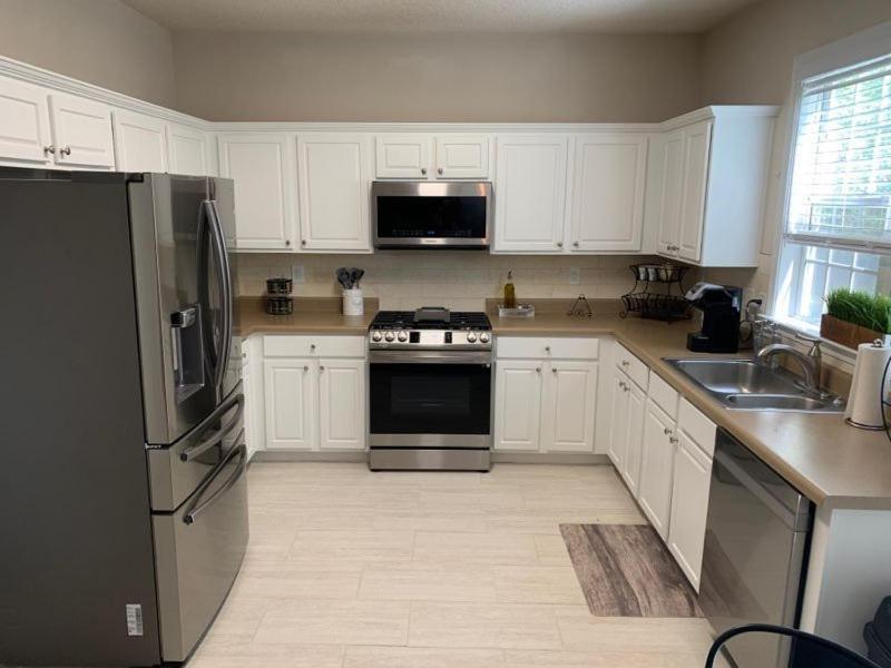 Enjoy This Amazing Home With Porch & Grill Near Dt Woodstock Rum bild