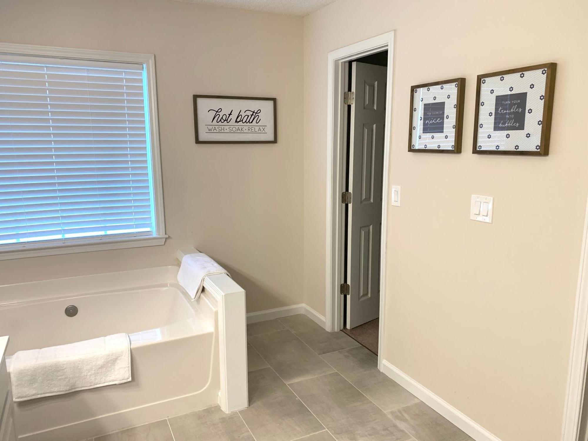 Enjoy This Amazing Home With Porch & Grill Near Dt Woodstock Rum bild