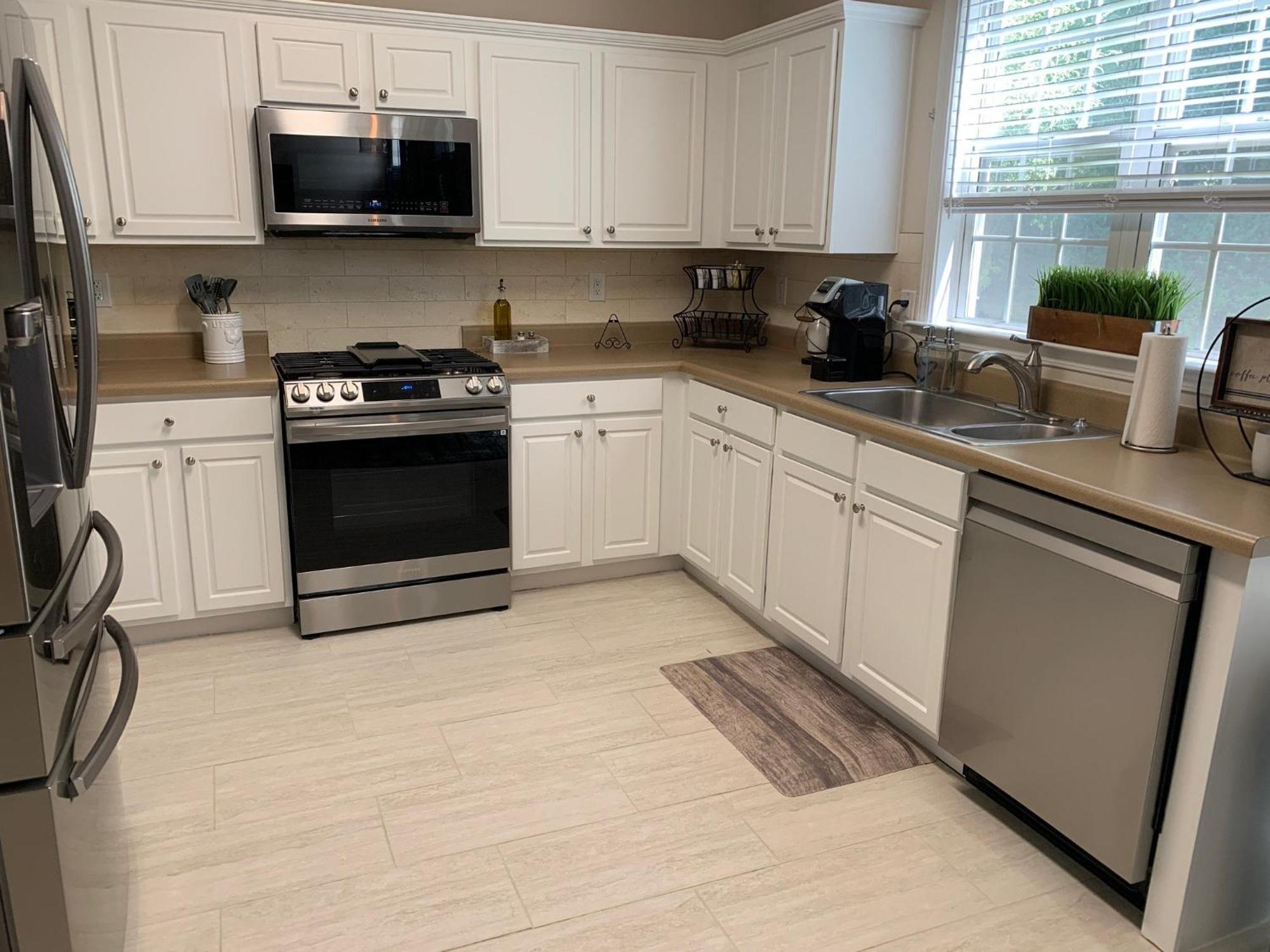 Enjoy This Amazing Home With Porch & Grill Near Dt Woodstock Rum bild